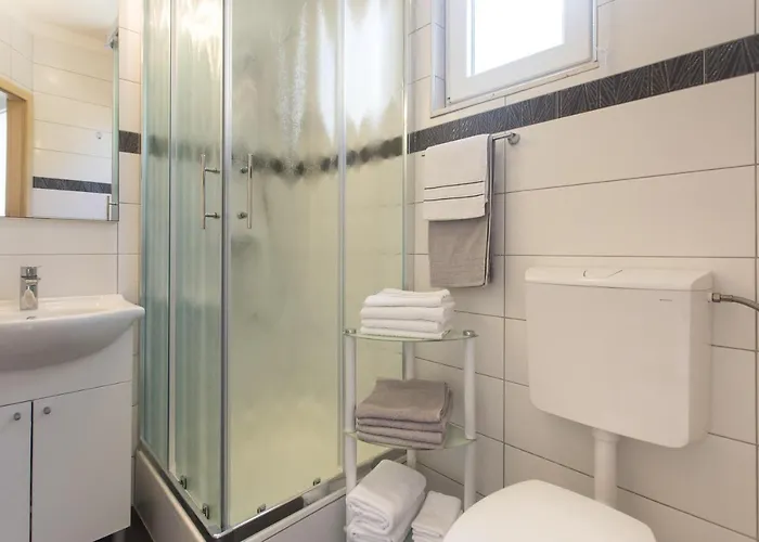 Bandic - 30 Meters To The Apartament Trogir