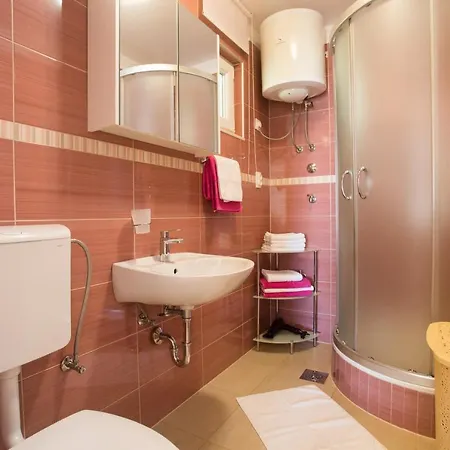 Bandic - 30 Meters To The Apartman Trogir