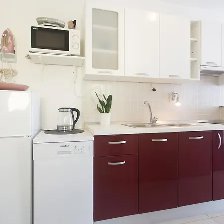 Bandic - 30 Meters To The Apartman Trogir