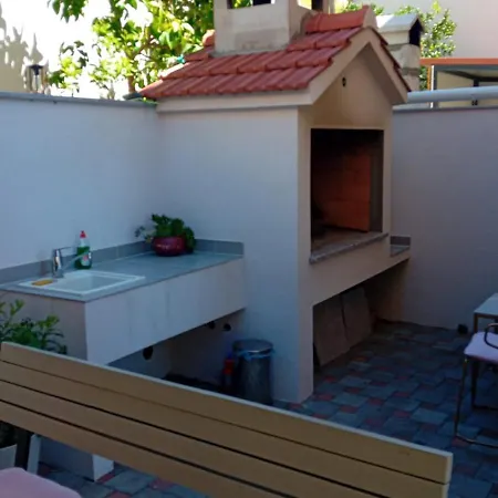 Bandic - 30 Meters To The Daire Trogir
