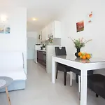 Bandic - 30 Meters To The Apartament Trogir